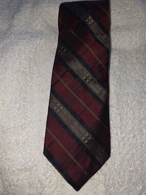 Oleg Cassini Burgundy Tie with Navy and Brown Stripes